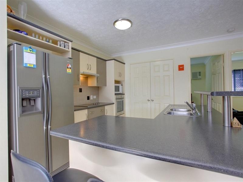 50 St Albans Road, Mount Louisa QLD 4814