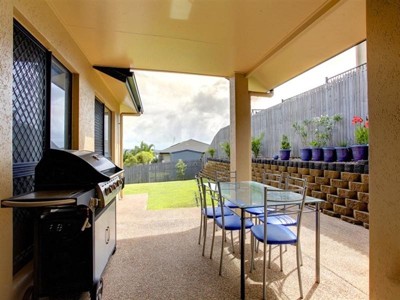 50 St Albans Road, Mount Louisa QLD 4814