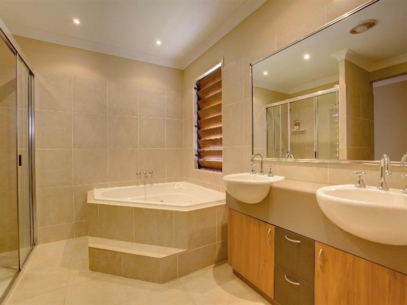 16 Margarita Court, Bushland Beach QLD 4818