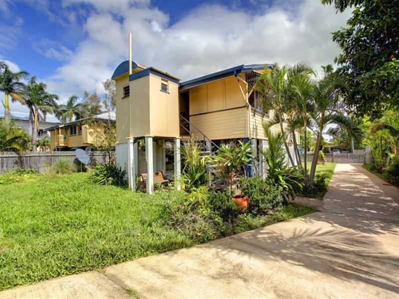 65 Carmody Street, Hermit Park QLD 4812