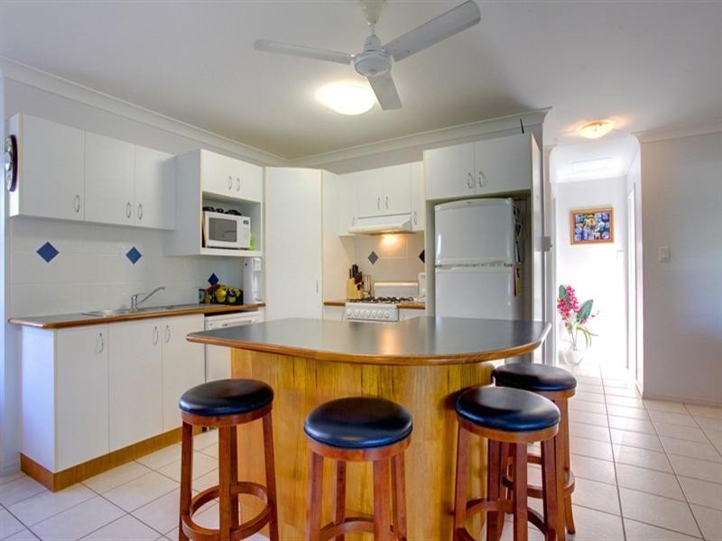 6 Gernika Court, Bushland Beach QLD 4818