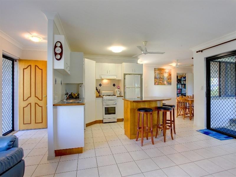 6 Gernika Court, Bushland Beach QLD 4818