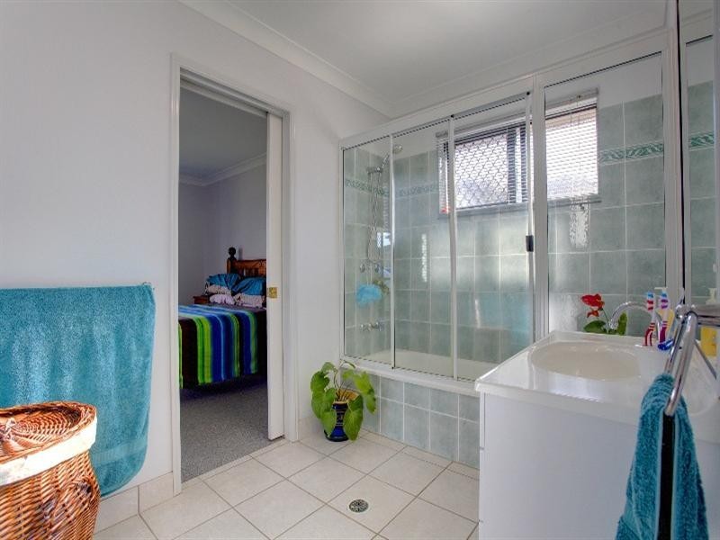 6 Gernika Court, Bushland Beach QLD 4818