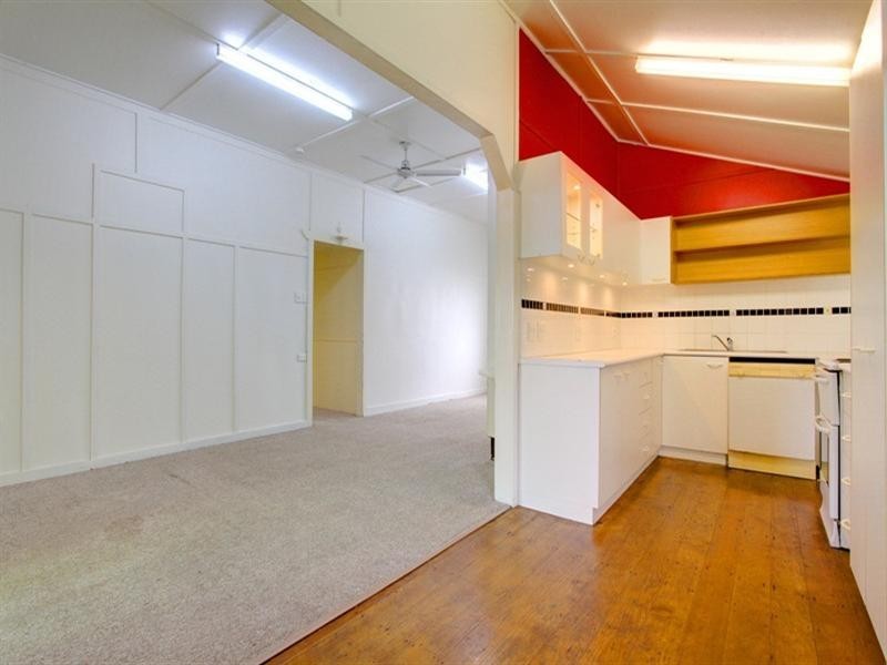 23 Harold Street, West End QLD 4810