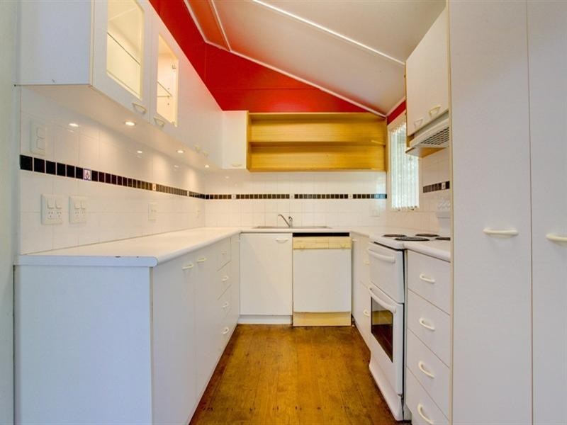 23 Harold Street, West End QLD 4810