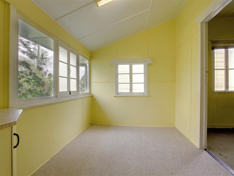 23 Harold Street, West End QLD 4810