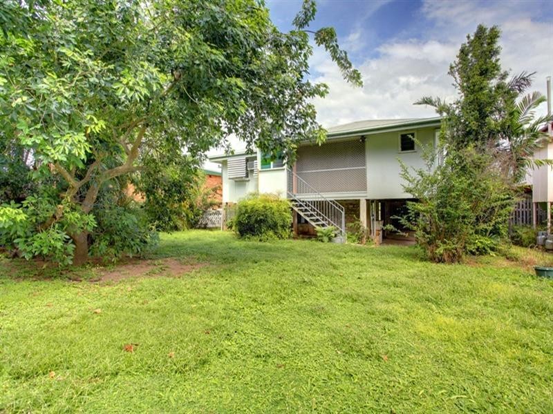 23 Harold Street, West End QLD 4810