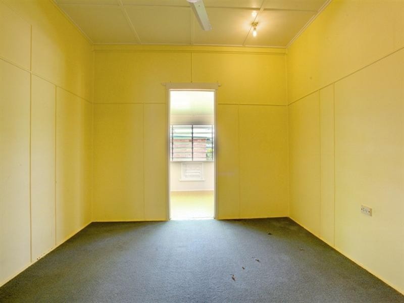 23 Harold Street, West End QLD 4810