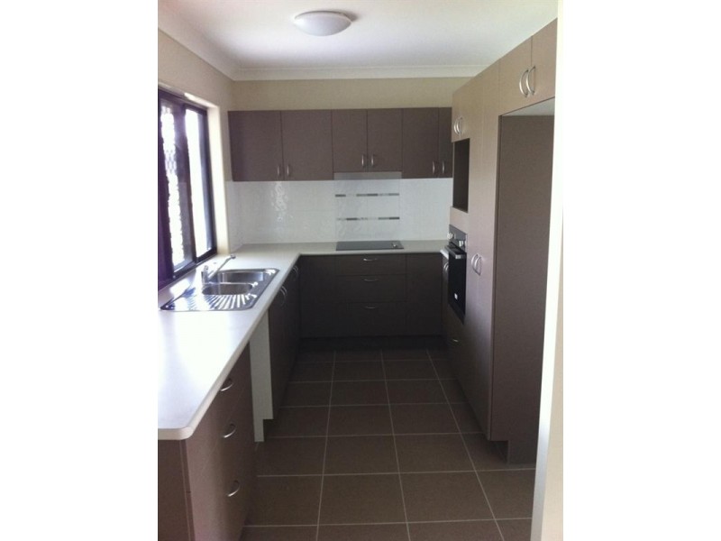 35 Ellsworth Drive, Mount Louisa QLD 4814