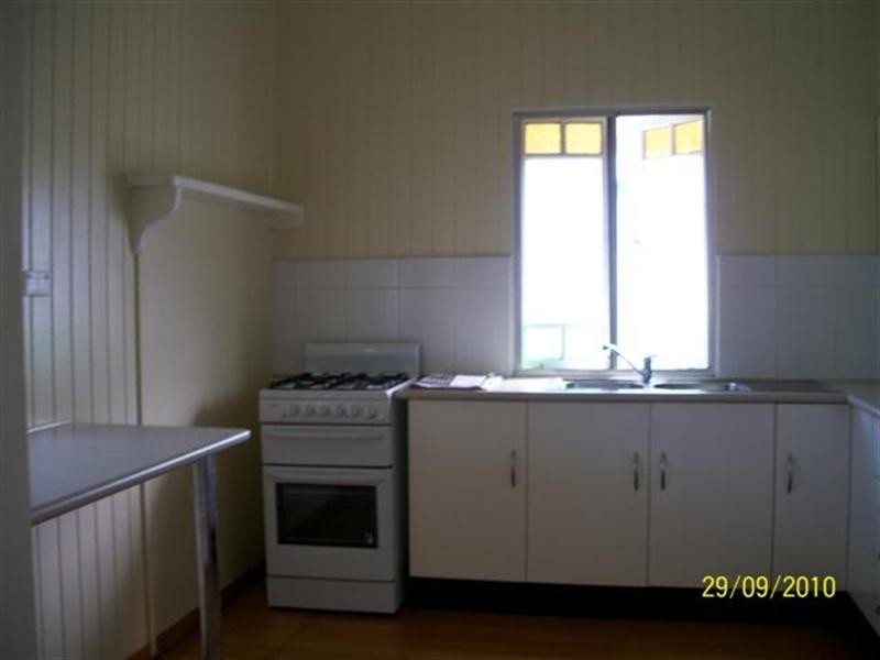 72 Queens Road, Hermit Park QLD 4812