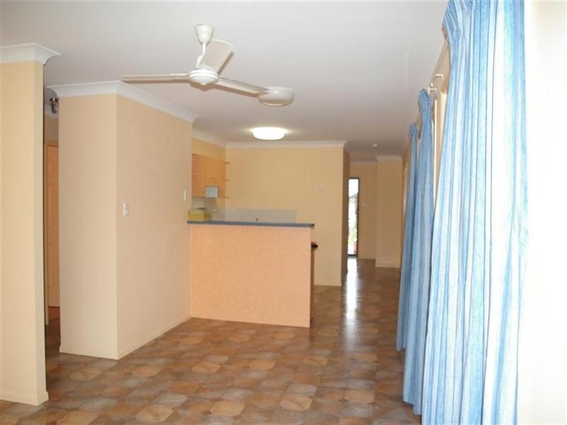 42 Estuary Parade, Douglas QLD 4814