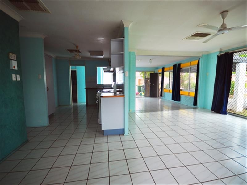 2 Gill Street, Kirwan QLD 4817