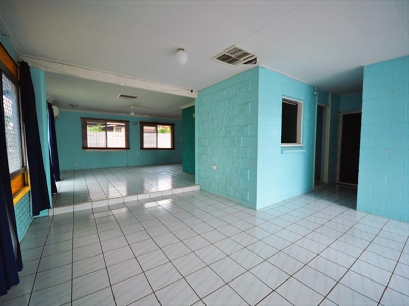 2 Gill Street, Kirwan QLD 4817