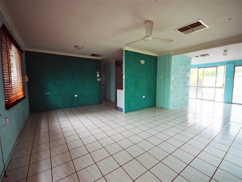 2 Gill Street, Kirwan QLD 4817