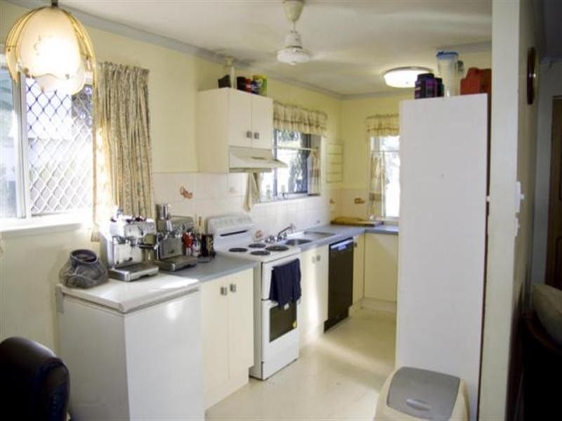 2 Turra Court, Mount Louisa QLD 4814