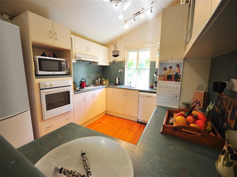 14 Eighth Avenue, South Townsville QLD 4810