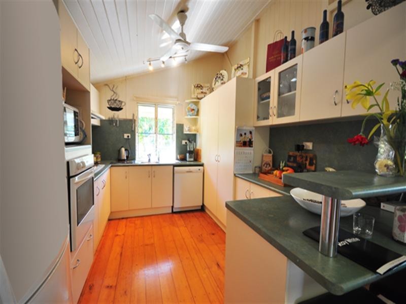 14 Eighth Avenue, South Townsville QLD 4810