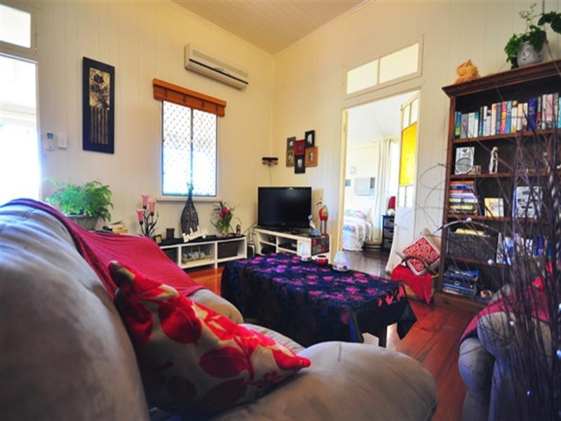 14 Eighth Avenue, South Townsville QLD 4810