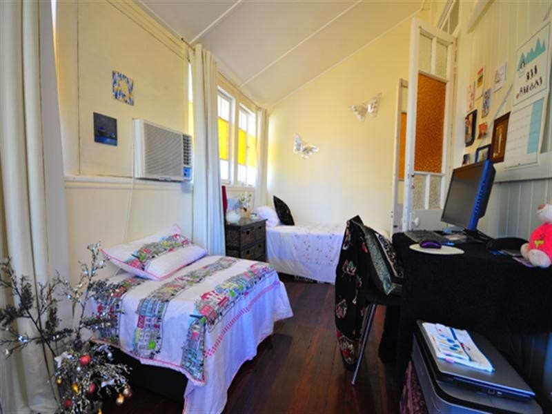 14 Eighth Avenue, South Townsville QLD 4810