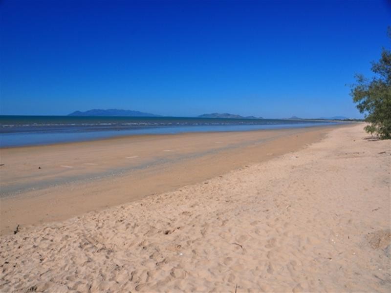 4 Reef Street, Saunders Beach QLD 4818