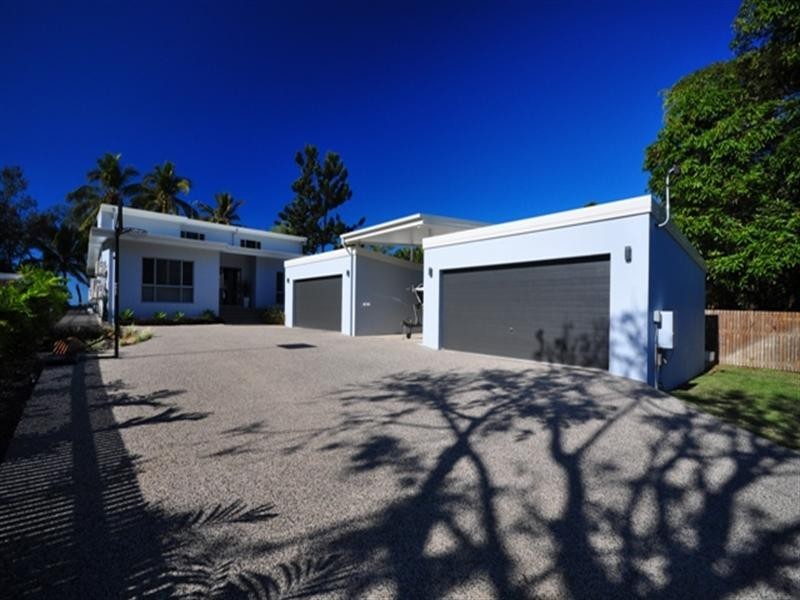 4 Reef Street, Saunders Beach QLD 4818