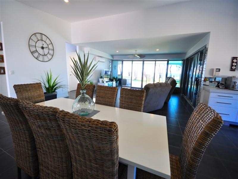 4 Reef Street, Saunders Beach QLD 4818