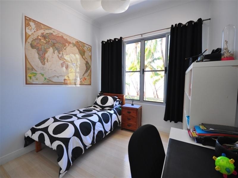 4 Reef Street, Saunders Beach QLD 4818