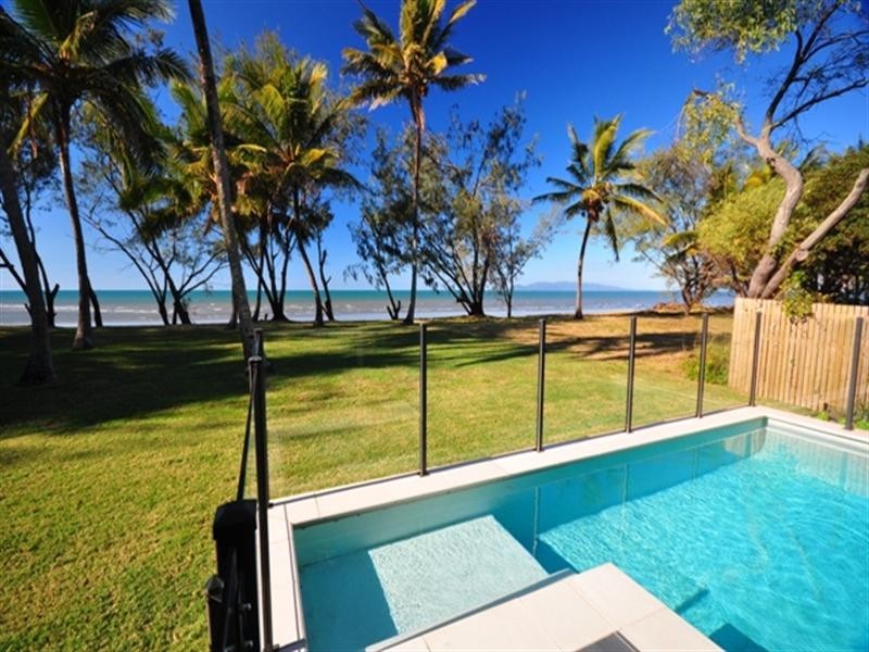 4 Reef Street, Saunders Beach QLD 4818