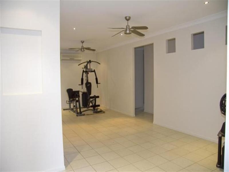 15 Timbury Way, Mount Louisa QLD 4814