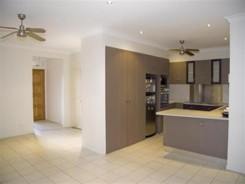 15 Timbury Way, Mount Louisa QLD 4814