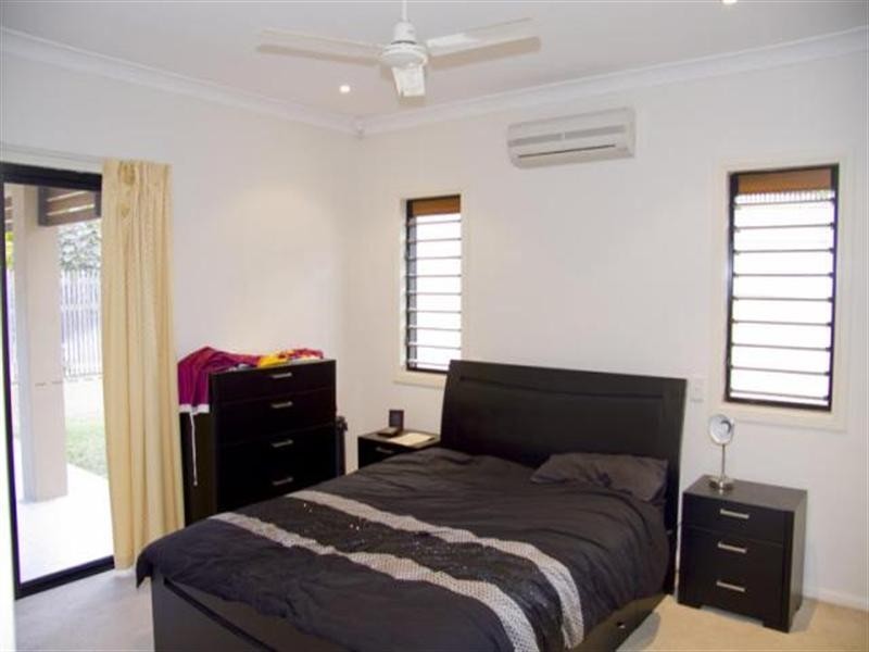 15 Timbury Way, Mount Louisa QLD 4814