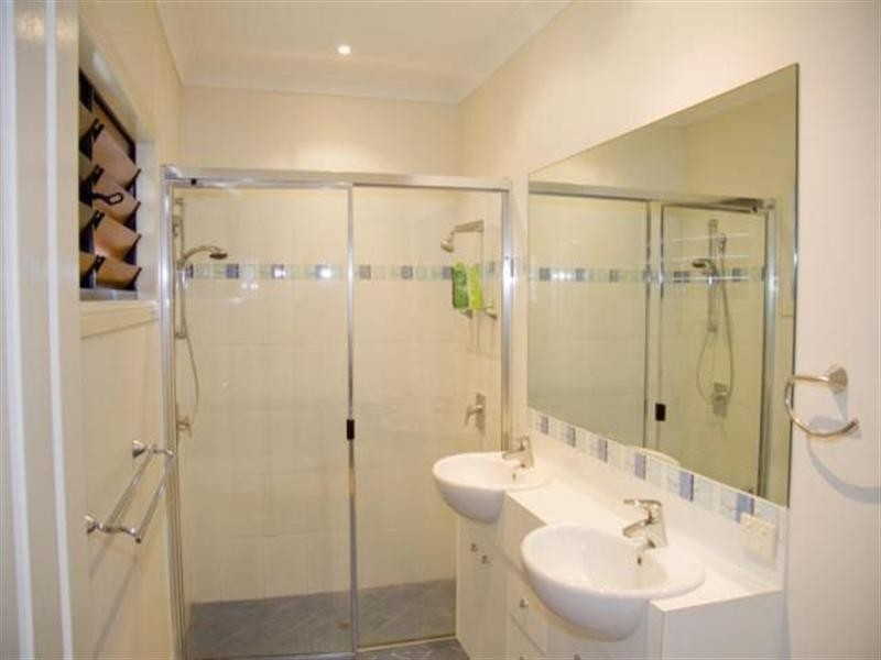 15 Timbury Way, Mount Louisa QLD 4814