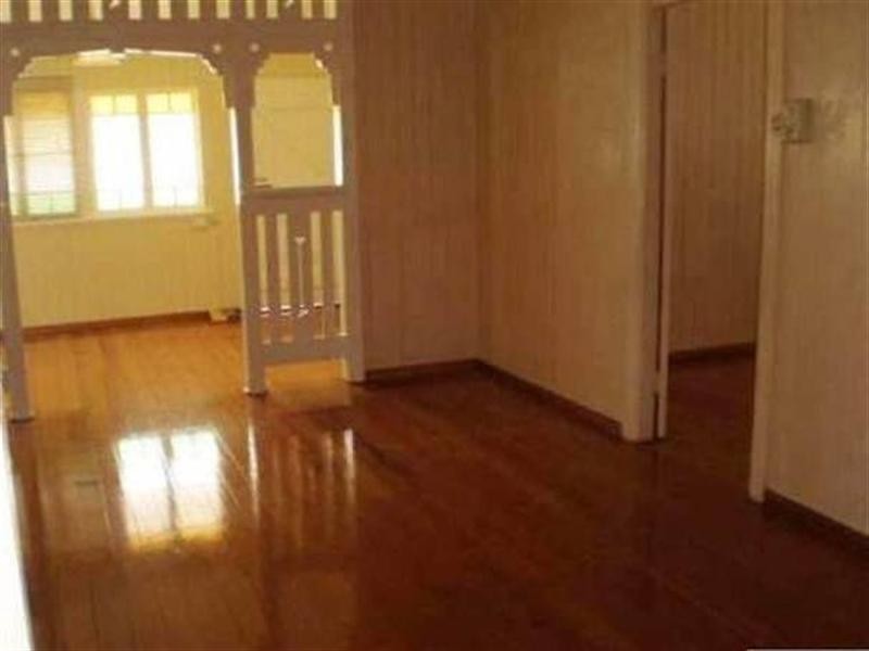 72 Queens Road, Hermit Park QLD 4812