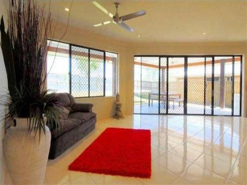 1 Dugong Court, Bushland Beach QLD 4818