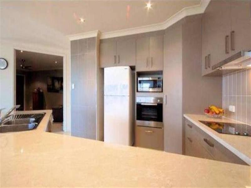 1 Dugong Court, Bushland Beach QLD 4818