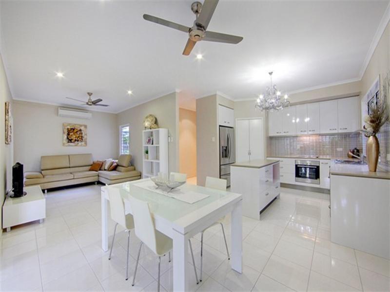 39 Ahearne Street, Hermit Park QLD 4812