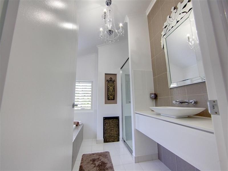 39 Ahearne Street, Hermit Park QLD 4812