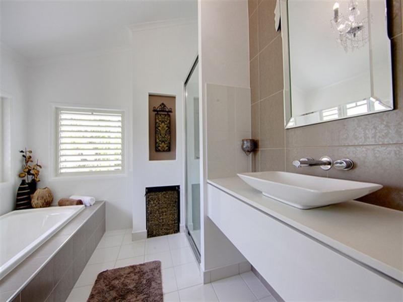 39 Ahearne Street, Hermit Park QLD 4812