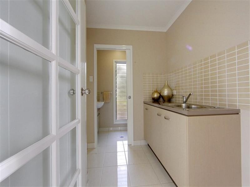 39 Ahearne Street, Hermit Park QLD 4812