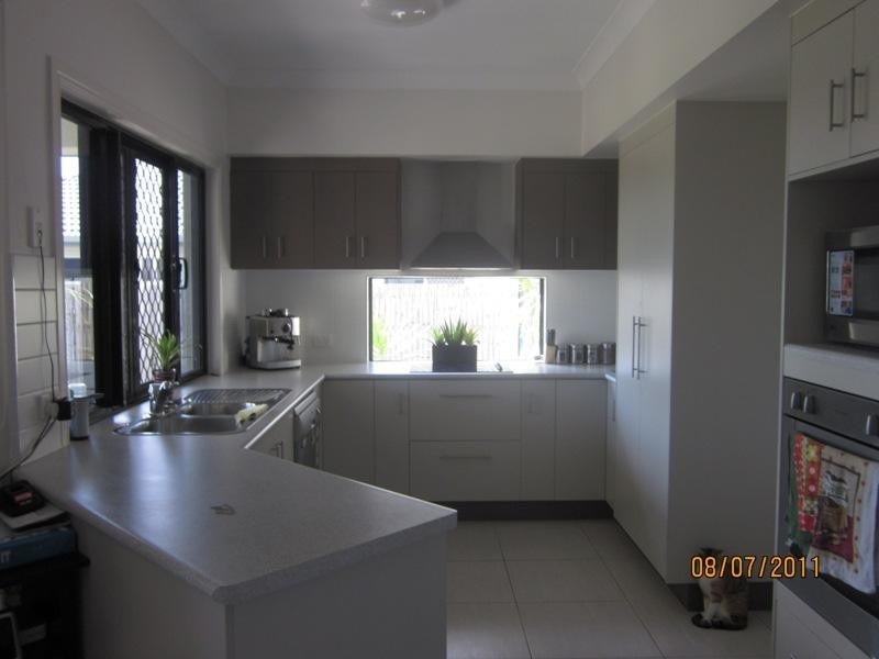 11 Ningaloo Crescent, Burdell QLD 4818