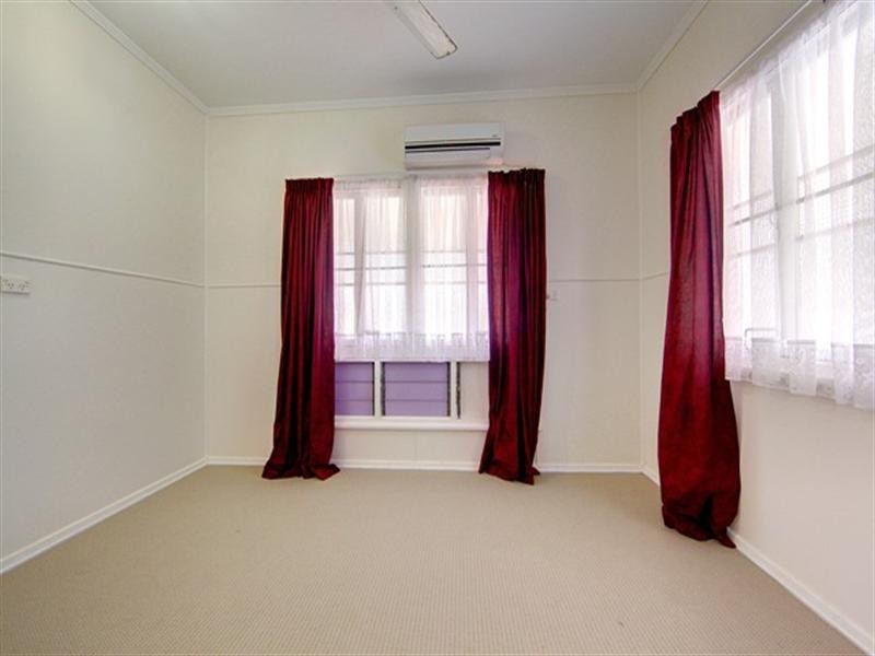 13 Mango Avenue, Mundingburra QLD 4812