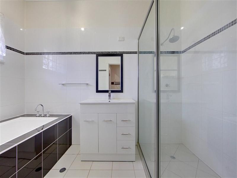 13 Mango Avenue, Mundingburra QLD 4812