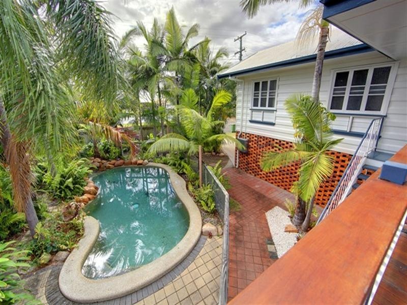 13 Mango Avenue, Mundingburra QLD 4812