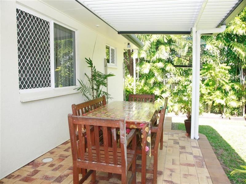 2/15 Tuffley Street, West End QLD 4810