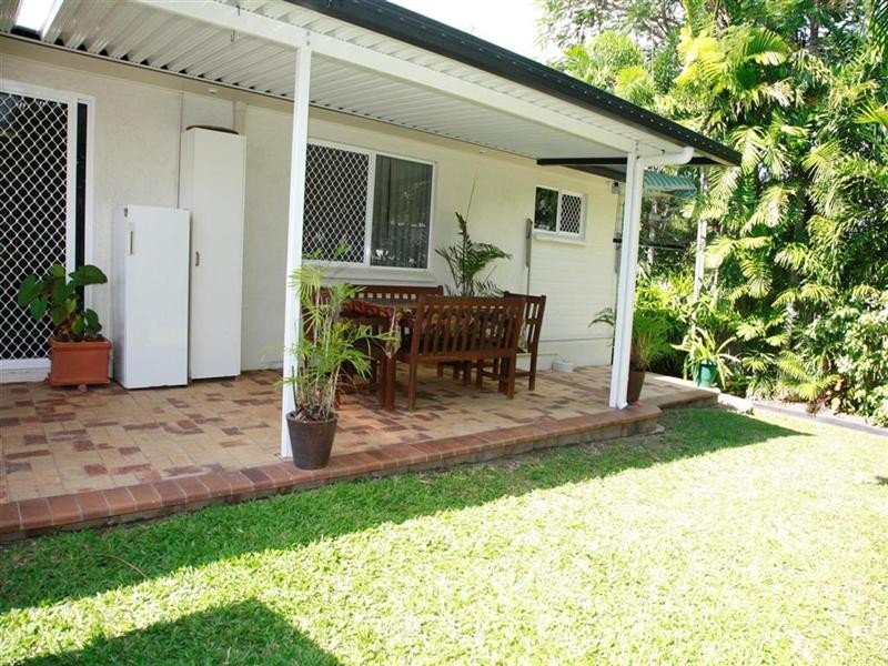 2/15 Tuffley Street, West End QLD 4810