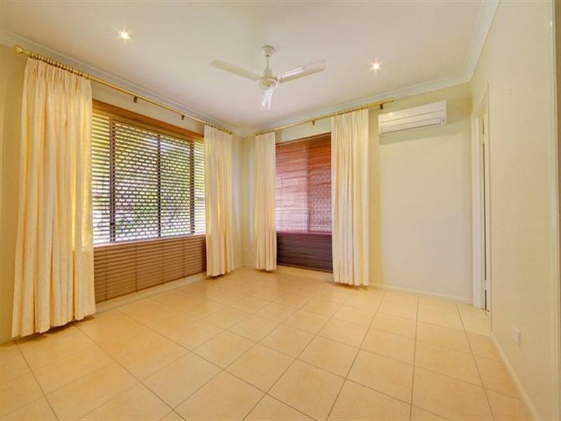 7 St Albans Road, Mount Louisa QLD 4814