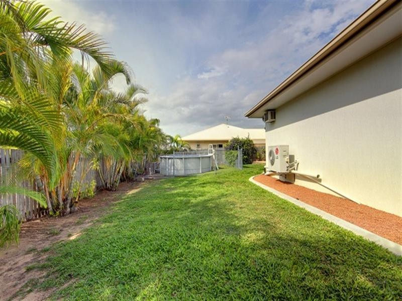 7 St Albans Road, Mount Louisa QLD 4814