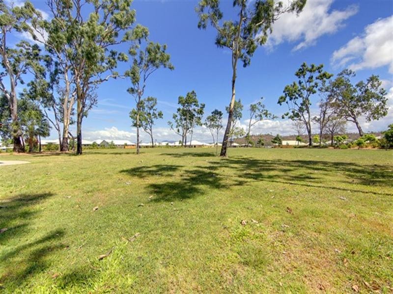15 Eungella Court, Bushland Beach QLD 4818