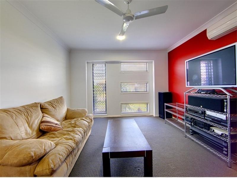 21 Ningaloo Crescent, Burdell QLD 4818