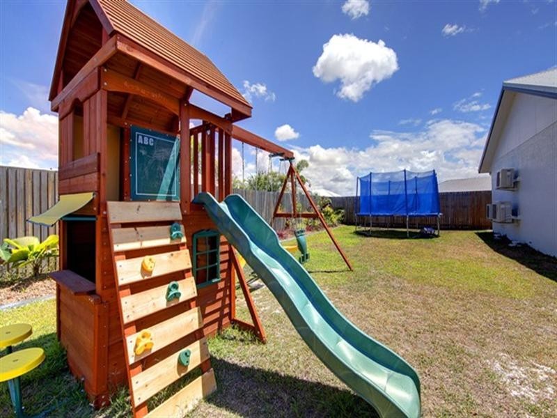 21 Ningaloo Crescent, Burdell QLD 4818